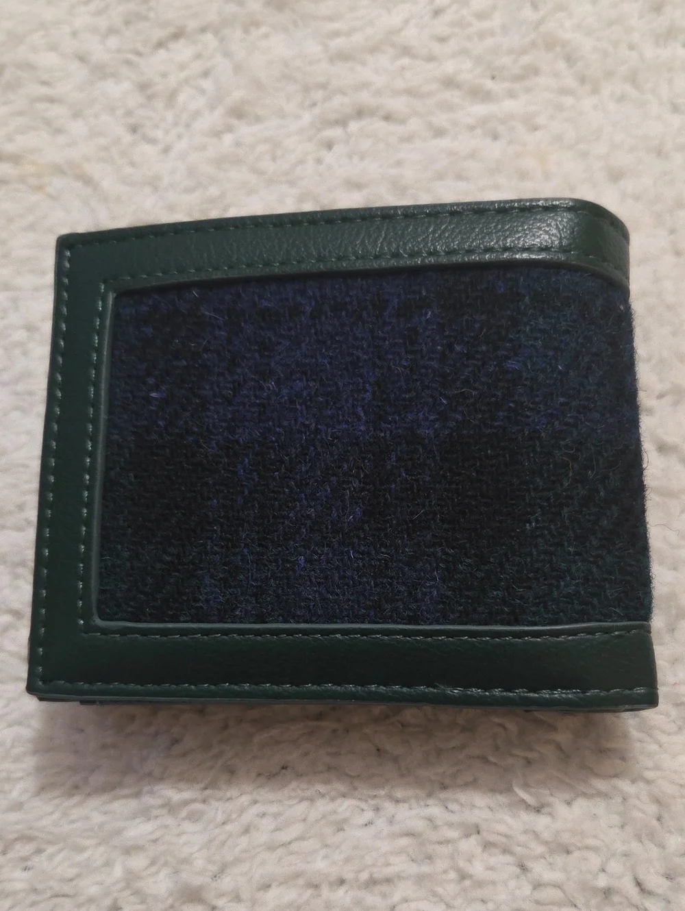 NWOT THE ISLANDER MENS WALLET